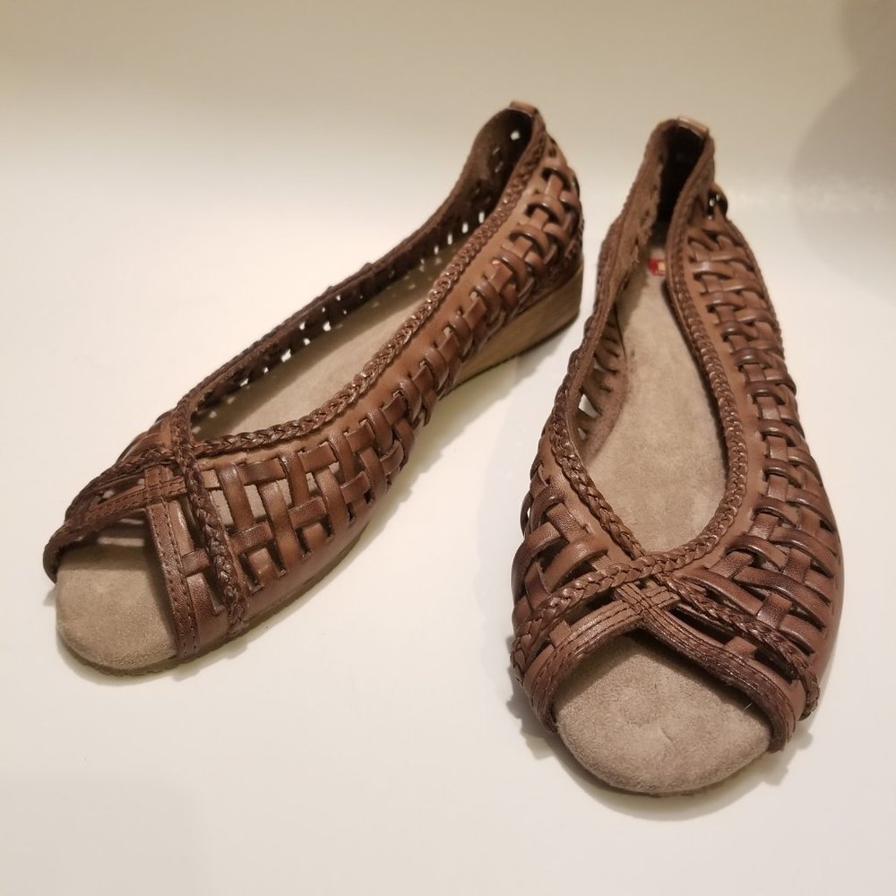 BC Footwear Fast Track Woven Leather Flats